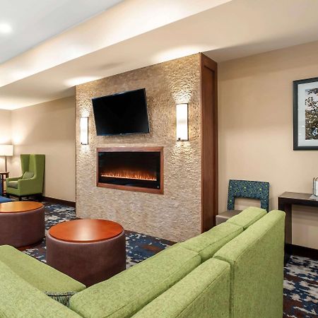 Comfort Inn & Suites Ames Near Isu Campus المظهر الخارجي الصورة