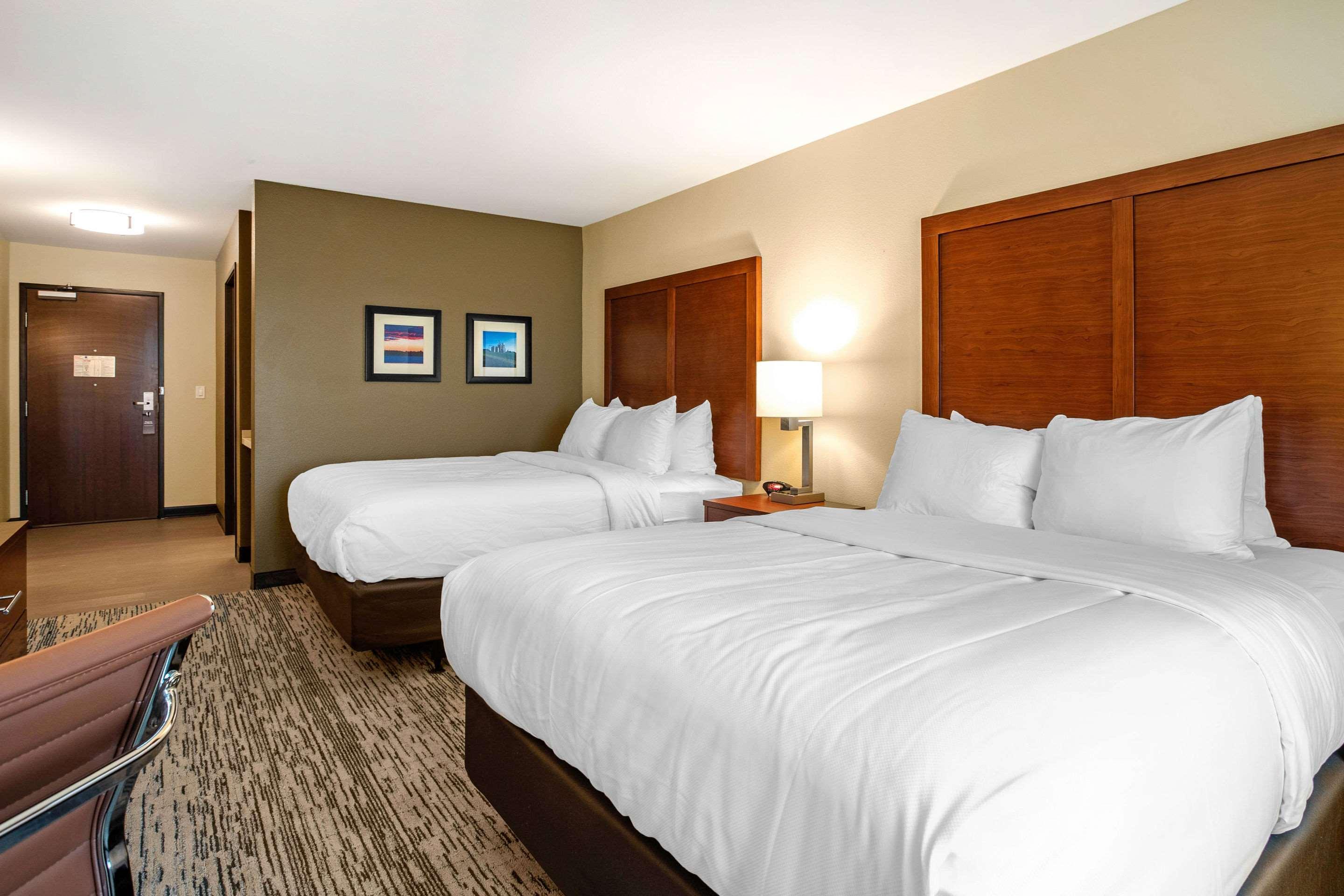 Comfort Inn & Suites Ames Near Isu Campus المظهر الخارجي الصورة
