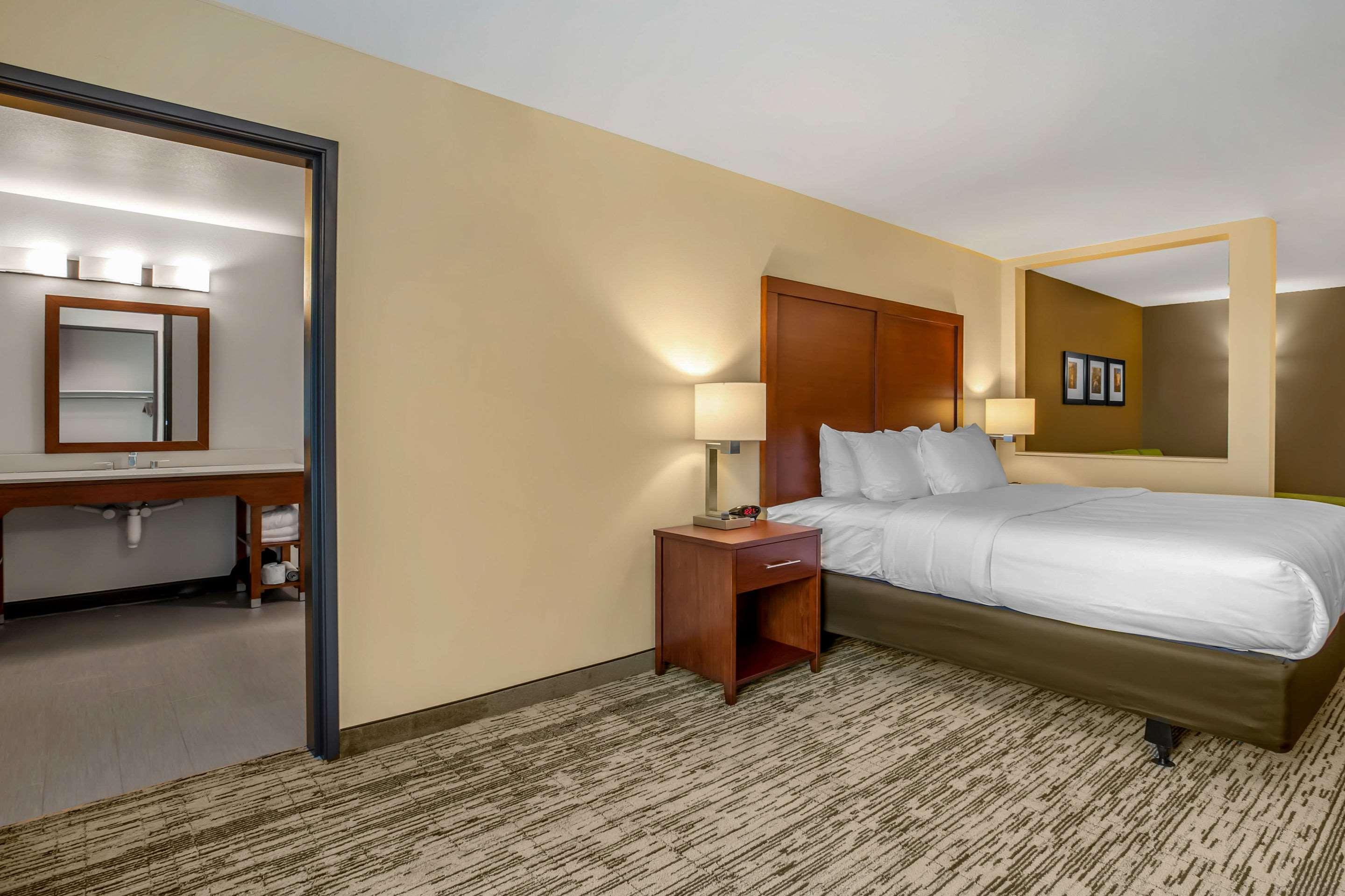 Comfort Inn & Suites Ames Near Isu Campus المظهر الخارجي الصورة