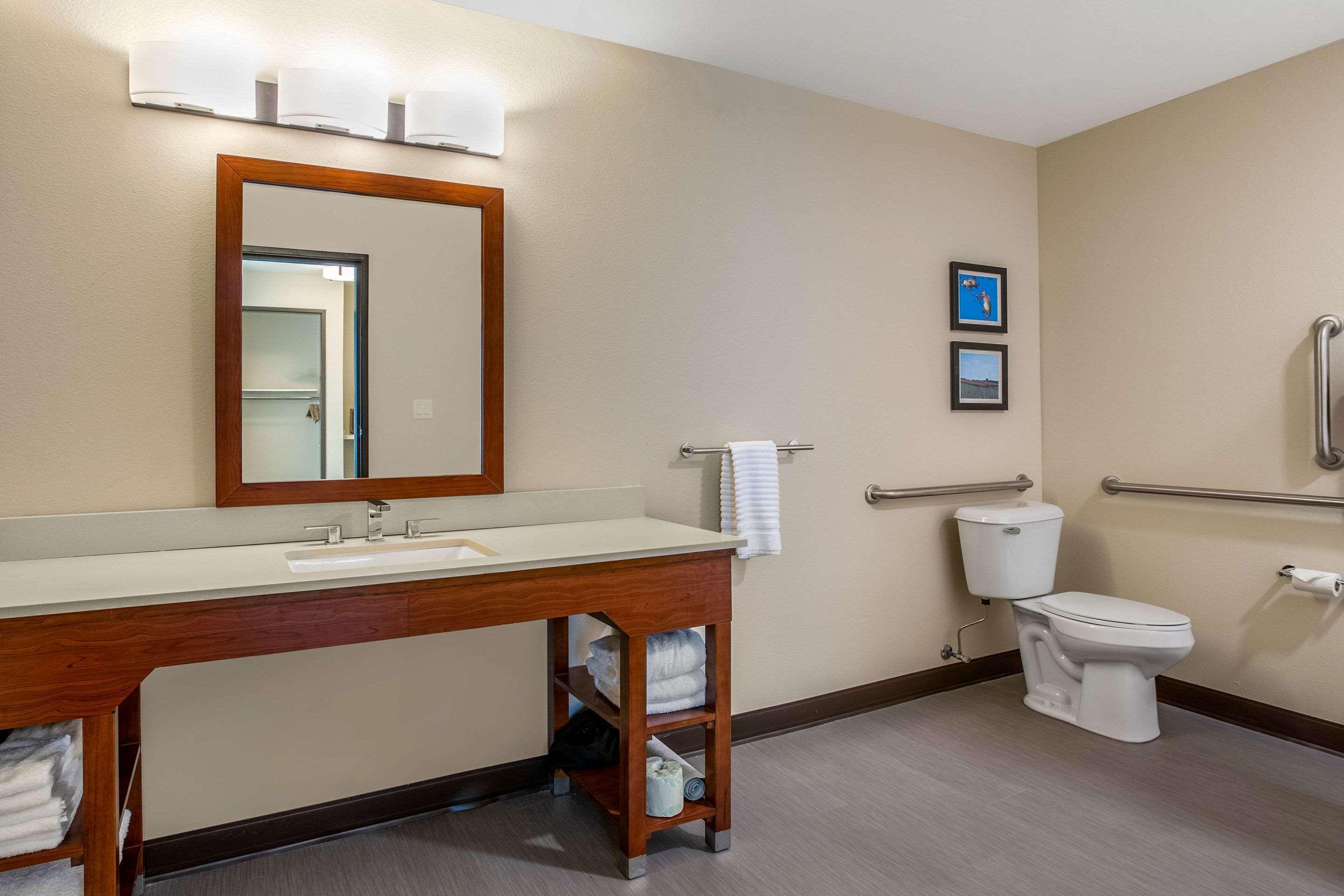 Comfort Inn & Suites Ames Near Isu Campus المظهر الخارجي الصورة