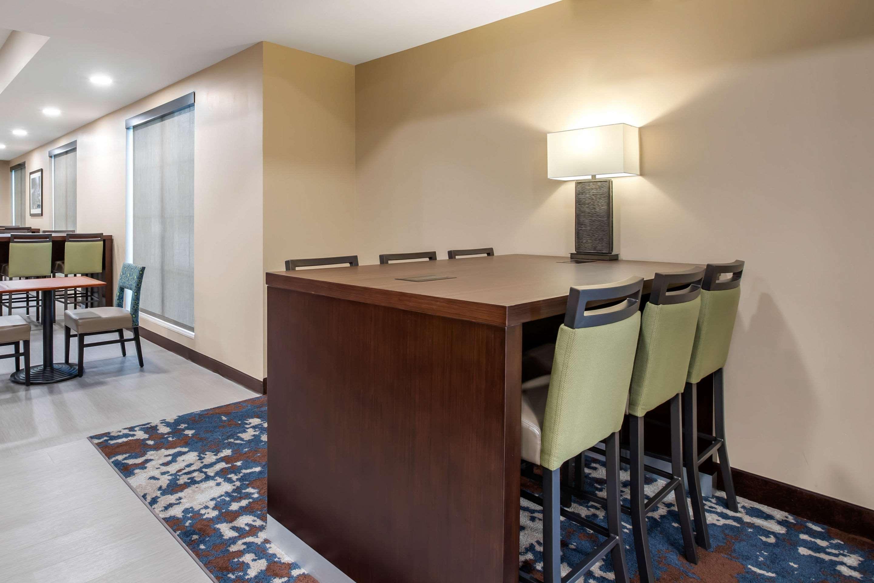 Comfort Inn & Suites Ames Near Isu Campus المظهر الخارجي الصورة