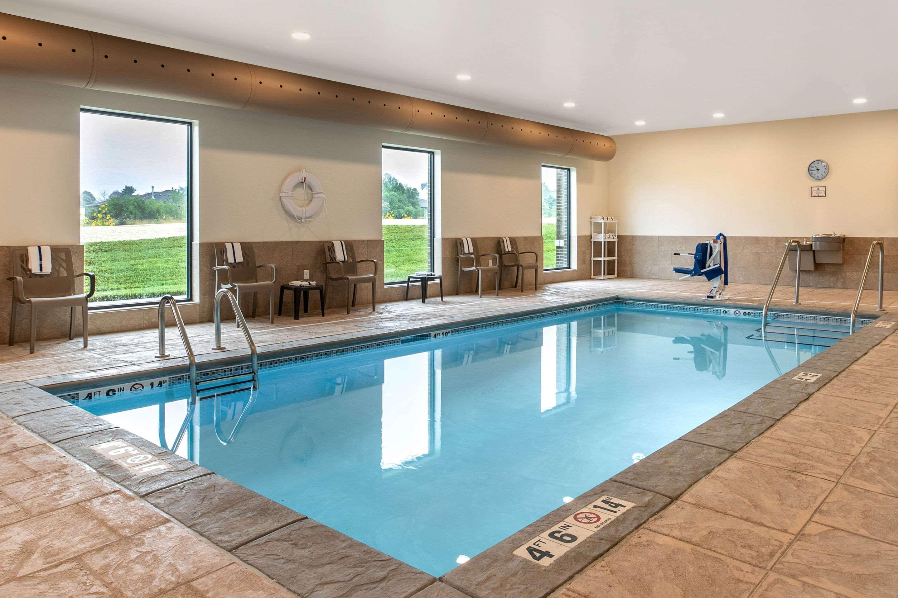 Comfort Inn & Suites Ames Near Isu Campus المظهر الخارجي الصورة