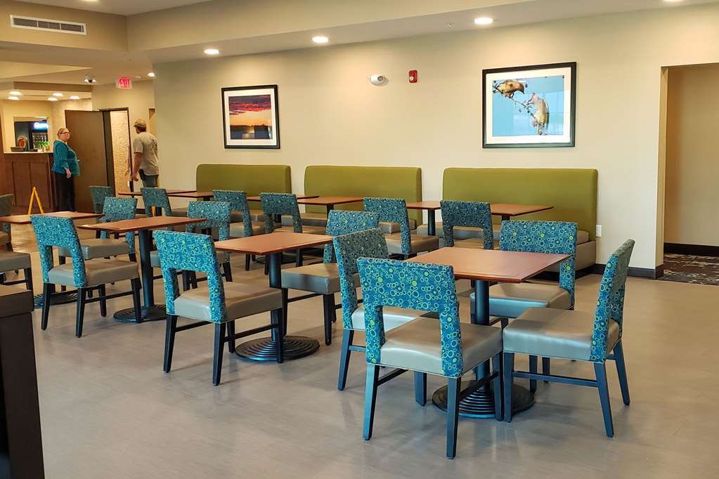 Comfort Inn & Suites Ames Near Isu Campus المطعم الصورة