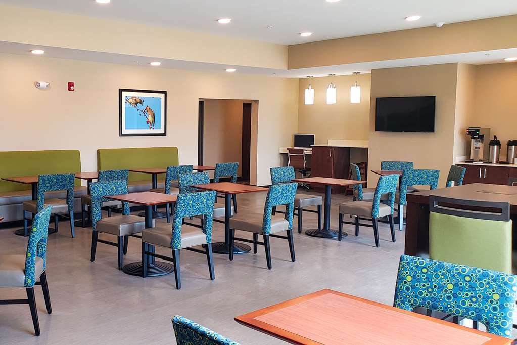 Comfort Inn & Suites Ames Near Isu Campus المطعم الصورة